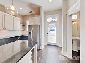 6813 Charlotte Pike, Unit 805 in Nashville, TN - Building Photo - Building Photo