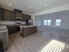 2707 McHenry Dr in Columbus, OH - Building Photo - Building Photo