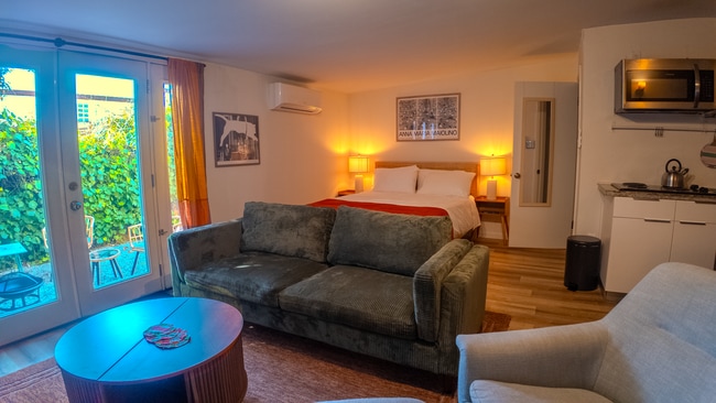 1239 N Commonwealth Ave in Los Angeles, CA - Foto de edificio - Building Photo