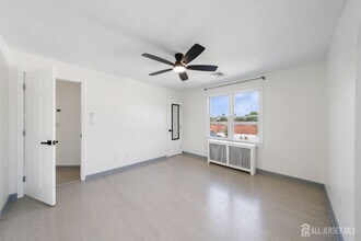 25 Milos Way in Port Reading, NJ - Building Photo - Building Photo