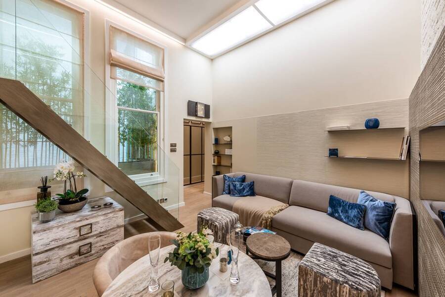 140 Greenfield Ave in Los Angeles, CA - Building Photo