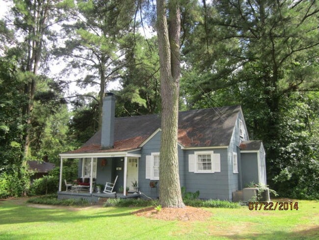 property at 915 College Cir N