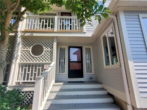 15 Hammersmith Rd in Newport, RI - Building Photo - Building Photo