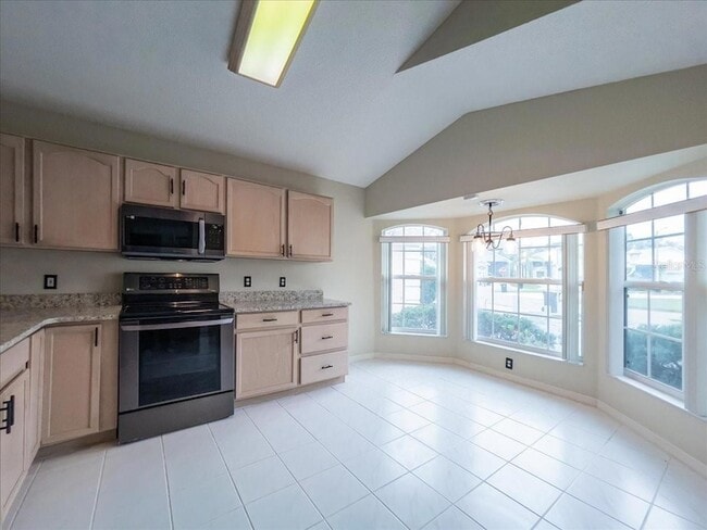 218 Langford Park Ave in Davenport, FL - Foto de edificio - Building Photo