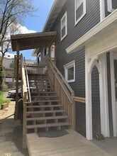 412 E 4th St, Unit 1 in Bloomington, IN - Foto de edificio - Building Photo