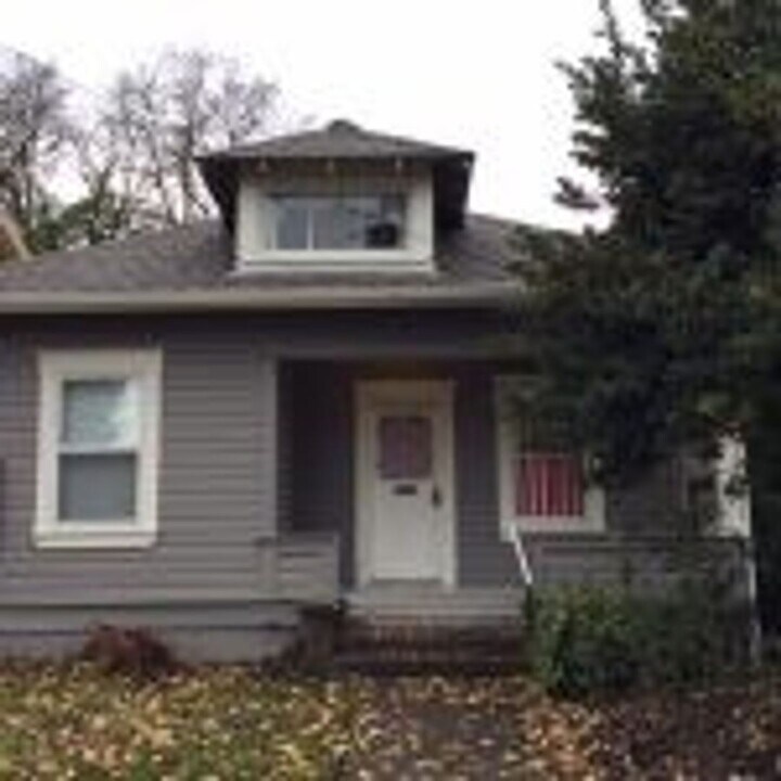 236 NW 14th St in Corvallis, OR - Building Photo