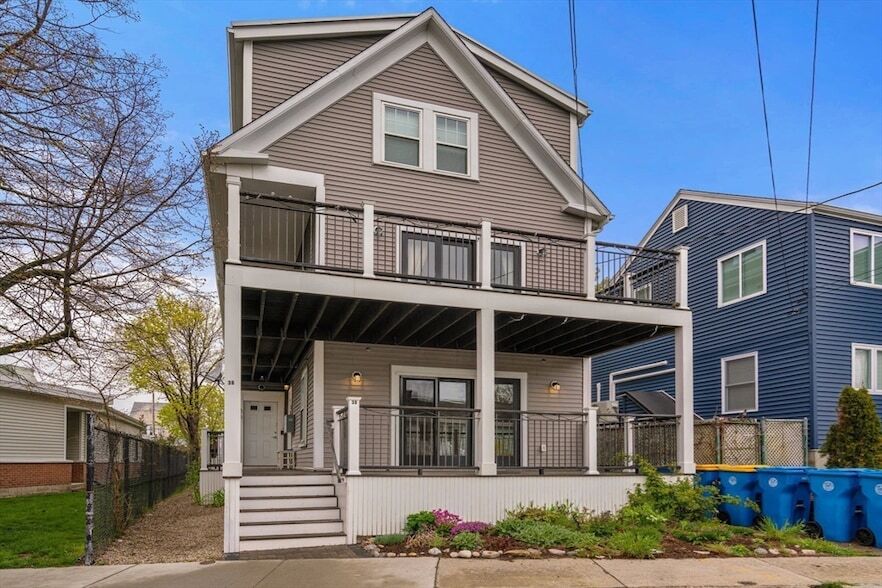 36 Sturgis St, Unit 3 in Winthrop, MA - Building Photo