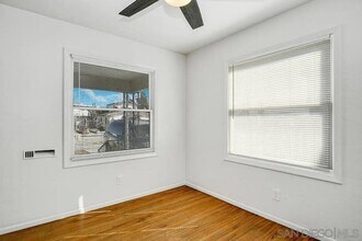 4518 52nd St in San Diego, CA - Foto de edificio - Building Photo