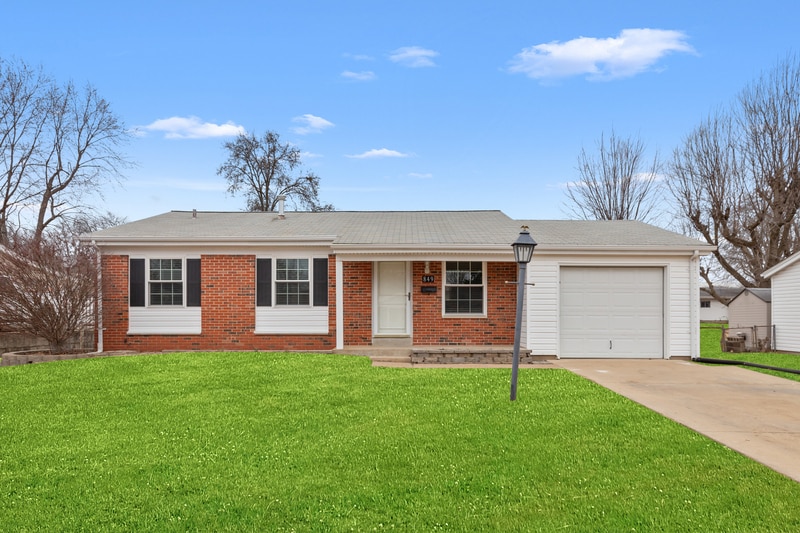 849 Townhouse Ln in Hazelwood, MO - Building Photo