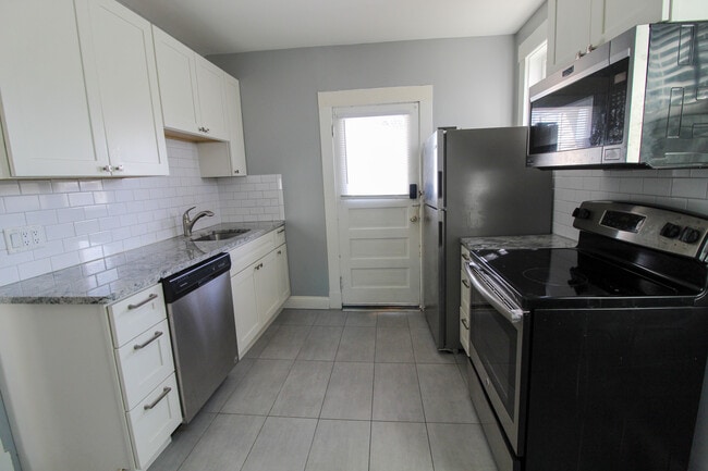 2621 Ida Ave, Unit 2 in Cincinnati, OH - Foto de edificio - Building Photo