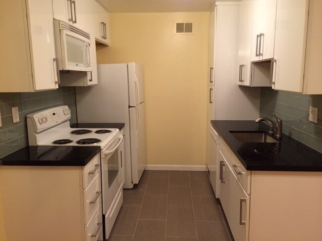 446 Webster St, Unit 446 in Palo Alto, CA - Building Photo - Building Photo