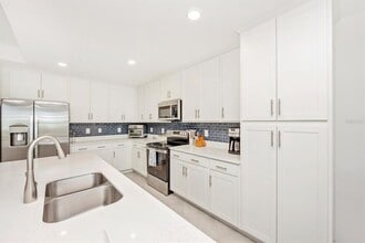 17625 Opal Sand Dr in Venice, FL - Building Photo - Building Photo