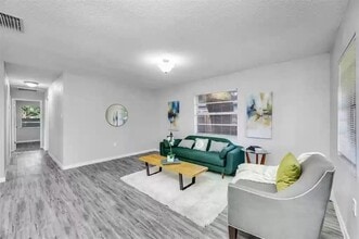 3204 E Lambright St in Tampa, FL - Building Photo - Building Photo