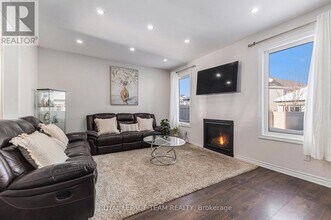 604 Malahat Way in Ottawa, ON - Building Photo - Building Photo