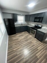 7800 S Exchange Ave in Chicago, IL - Building Photo - Building Photo