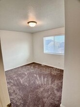 2013 W 950 N in Layton, UT - Building Photo - Building Photo