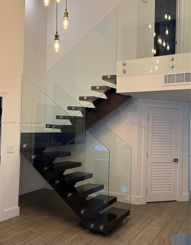 3231 Salzedo St in Coral Gables, FL - Foto de edificio - Building Photo