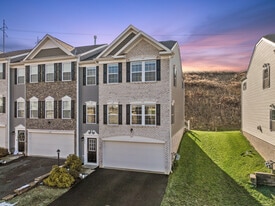 321 Trinity Way in Wexford, PA - Building Photo