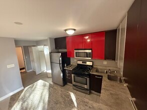 6954 N Greenview Ave in Chicago, IL - Building Photo - Building Photo