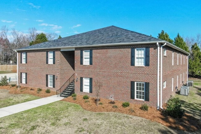 44 Fantasy Ln in Lillington, NC - Building Photo - Building Photo