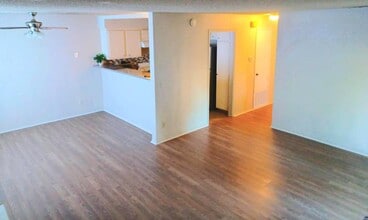 1190 S Winery Ave, Unit 143 in Fresno, CA - Building Photo - Building Photo