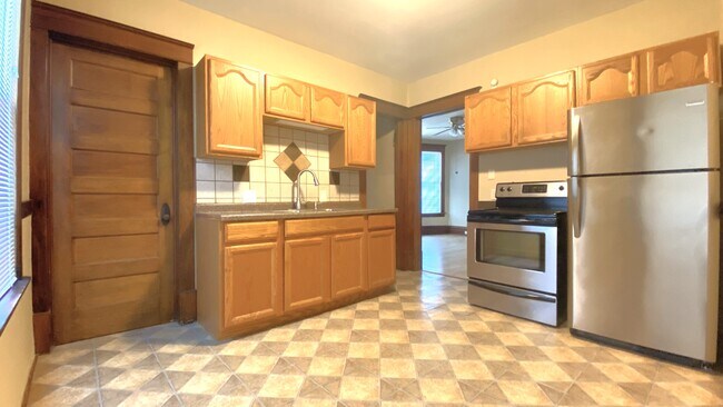 1105 Minnehaha Ave E, Unit #1 in St. Paul, MN - Building Photo - Building Photo