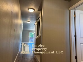 618 Pine Ct in Junction City, OR - Building Photo - Building Photo