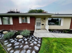 4306 Avalanche Ave in Yakima, WA - Building Photo