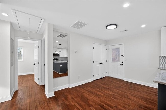 3769 Adkins Rd NW in Atlanta, GA - Foto de edificio - Building Photo