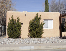 4221 Mesa Grande Pl SE in Albuquerque, NM - Building Photo - Building Photo