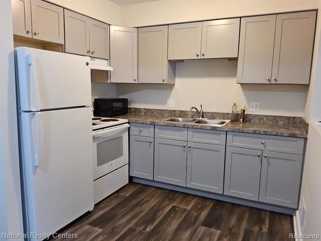 property at 29120 Lund Ave