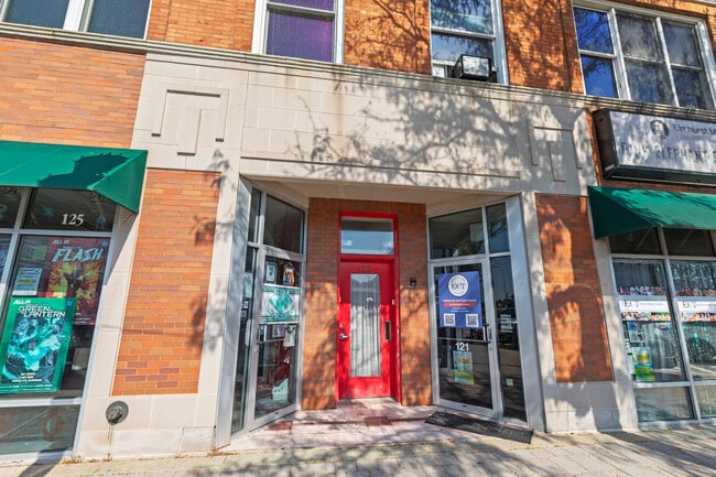 property at 123 W 1st St