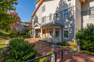 Fifteen Dix Street in Winchester, MA - Building Photo