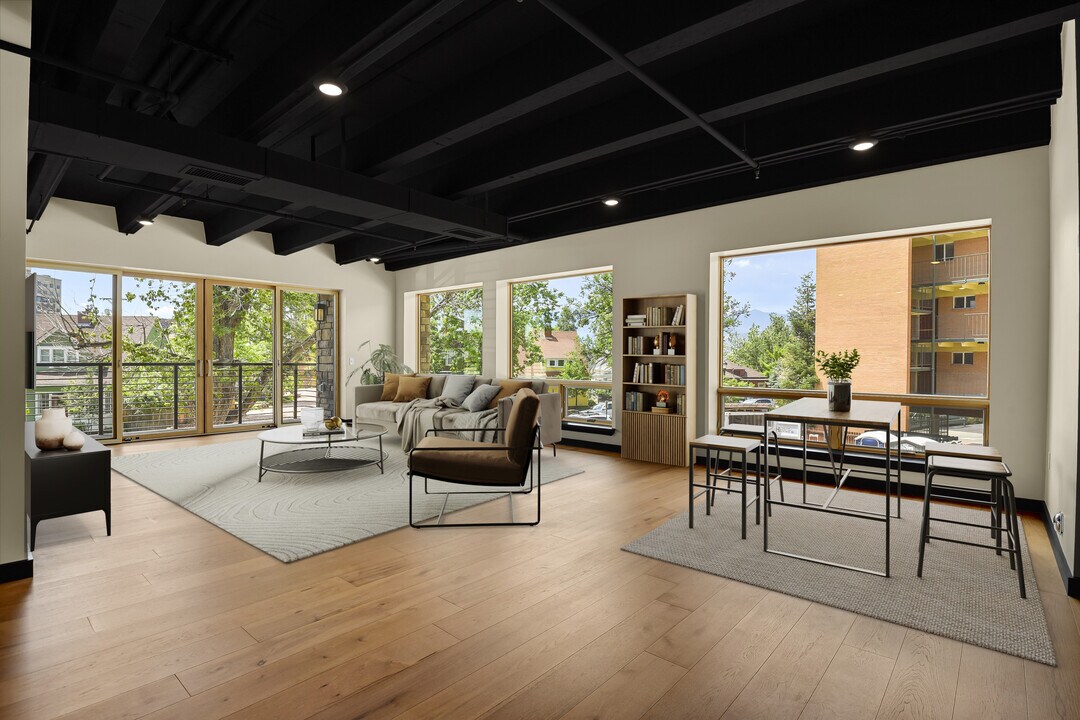 20 Boulder Cres St in Colorado Springs, CO - Building Photo