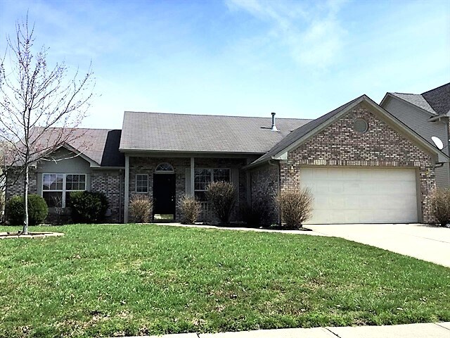 559 Prince Dr in Greenwood, IN - Building Photo