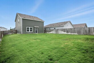 1113 Cattail Ln in Bastrop, TX - Building Photo - Building Photo