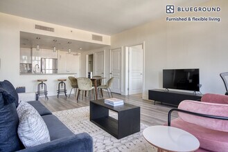 2400 W El Camino Real in Mountain View, CA - Building Photo - Building Photo