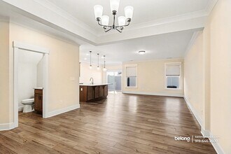 5013 Moonlight Rdg Dr in Greensboro, NC - Foto de edificio - Building Photo