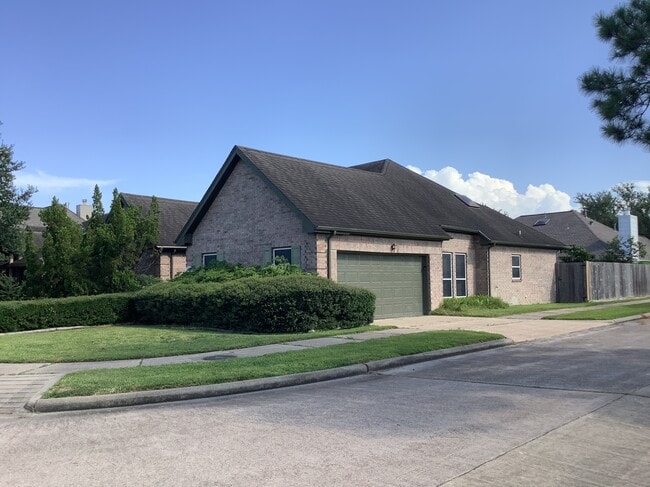 1601 Oak Pl Ct in Pearland, TX - Building Photo - Building Photo