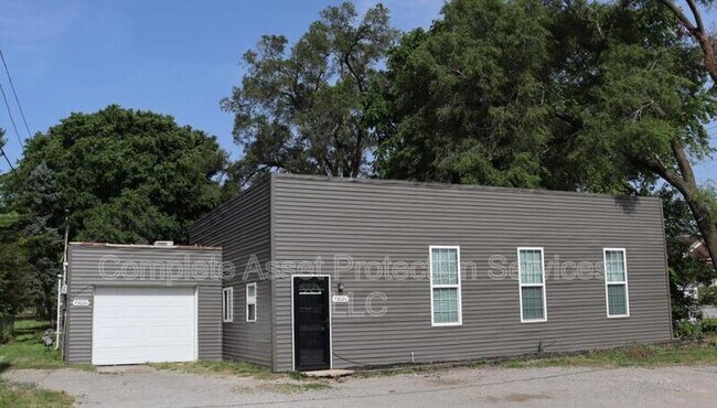 7302 W Taft St in Merrillville, IN - Building Photo - Building Photo