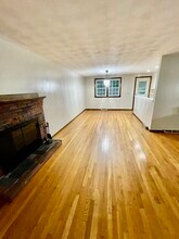 30 Flynn Rd in Stoughton, MA - Foto de edificio - Building Photo