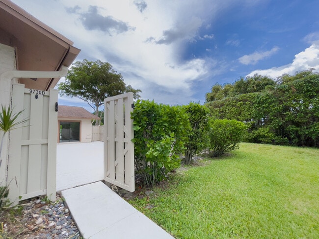 9730 Boca Gardens Pkwy in Boca Raton, FL - Building Photo - Building Photo