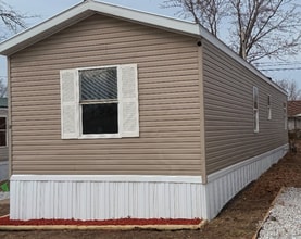 4410 Brown Station Rd in Columbia, MO - Foto de edificio - Building Photo