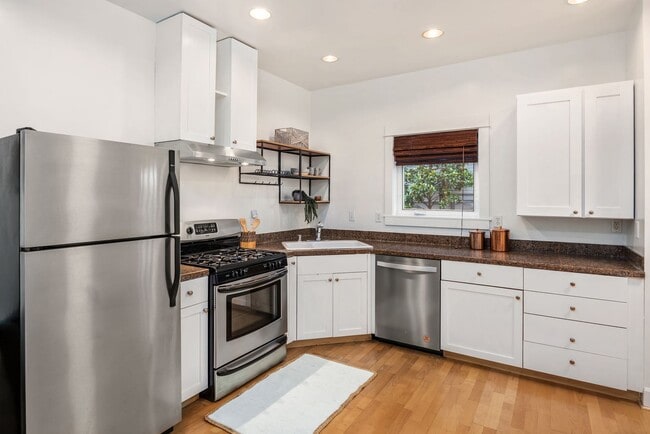 2015 South Main St in Seattle, WA - Building Photo - Building Photo