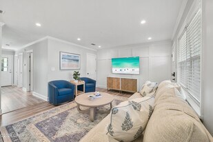 121 Lakeside Cir in Panama City Beach, FL - Building Photo