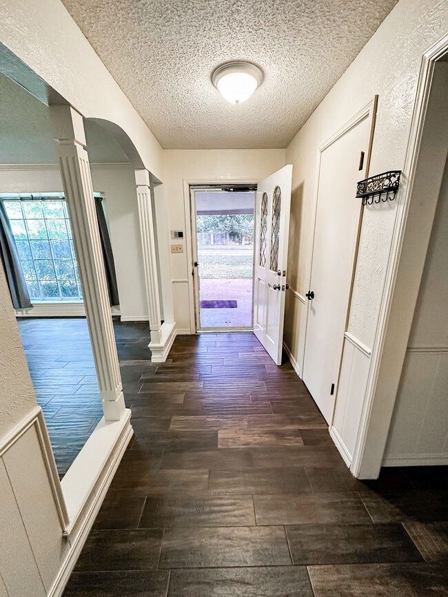 1118 NW Becontree Dr in Lawton, OK - Foto de edificio - Building Photo