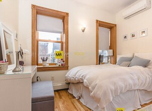 100 Myrtle St, Unit E-4 in Boston, MA - Building Photo - Building Photo