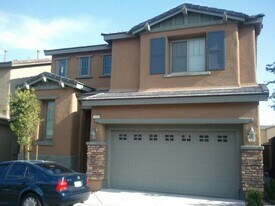 10415 Lilac Square Ave in Las Vegas, NV - Building Photo