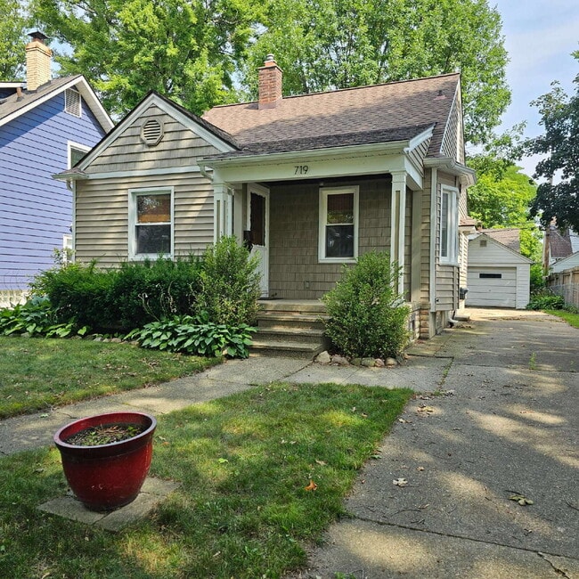 property at 719 E 3rd St