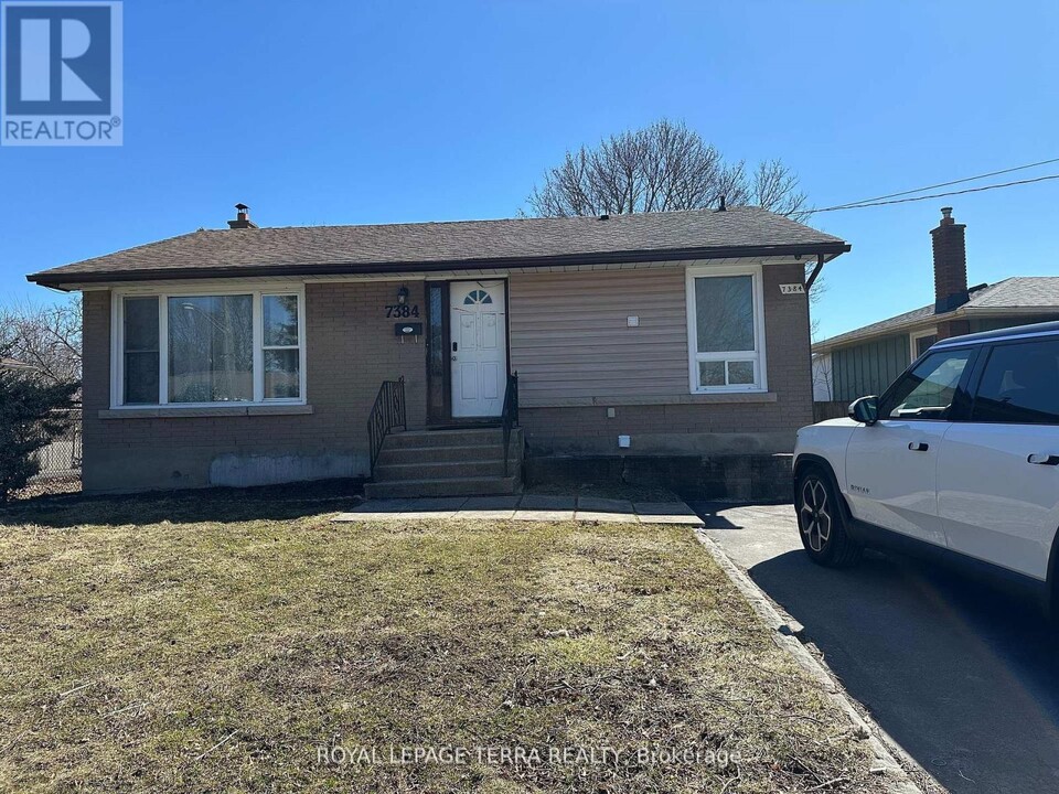 7384 Heximer Ave in Niagara Falls, ON - Building Photo